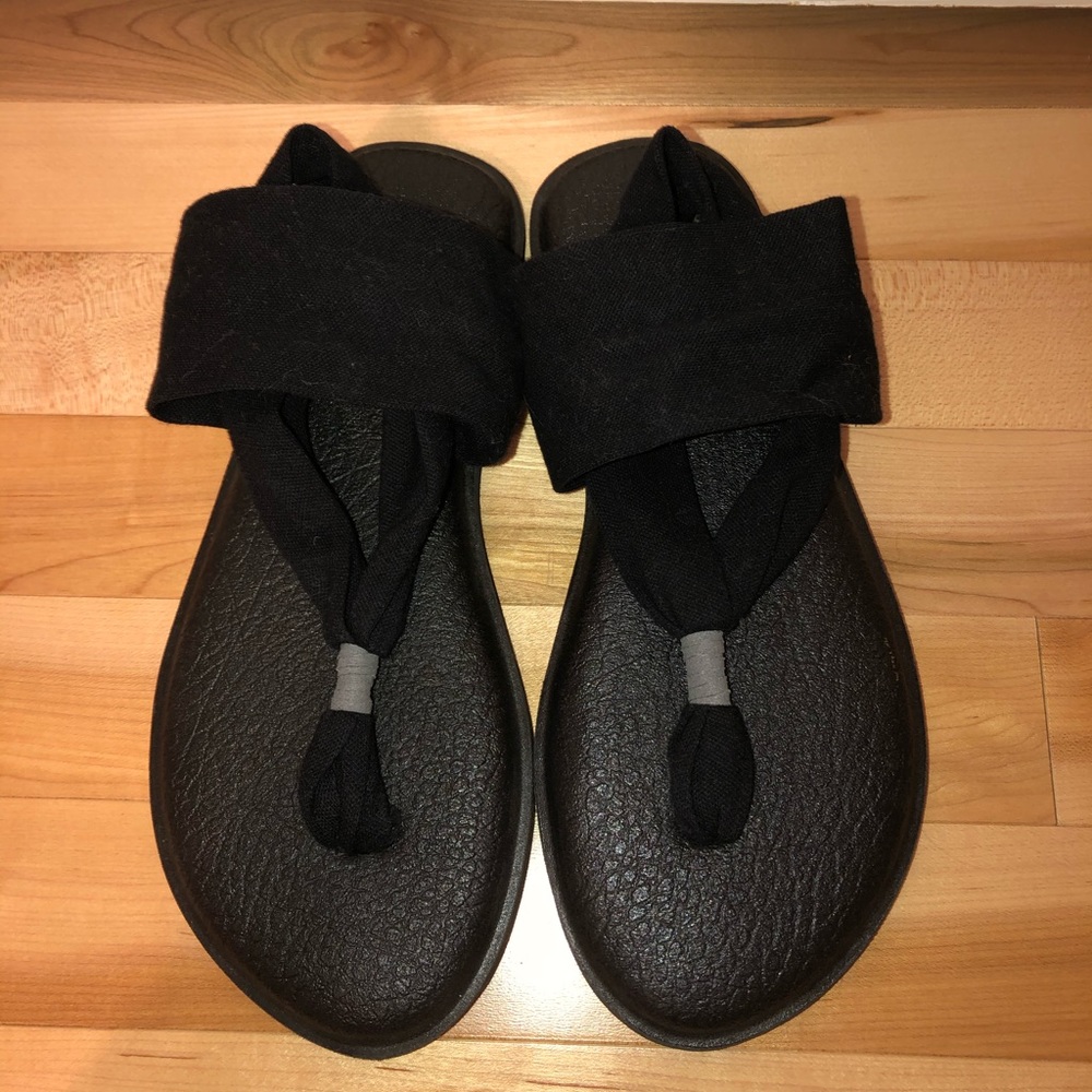 Sanuk, Size 8 Black Yoga Sling Sandals